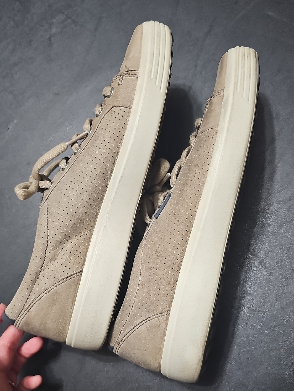 ECCO Men’s Casual Lace-Up Sneakers in Taupe